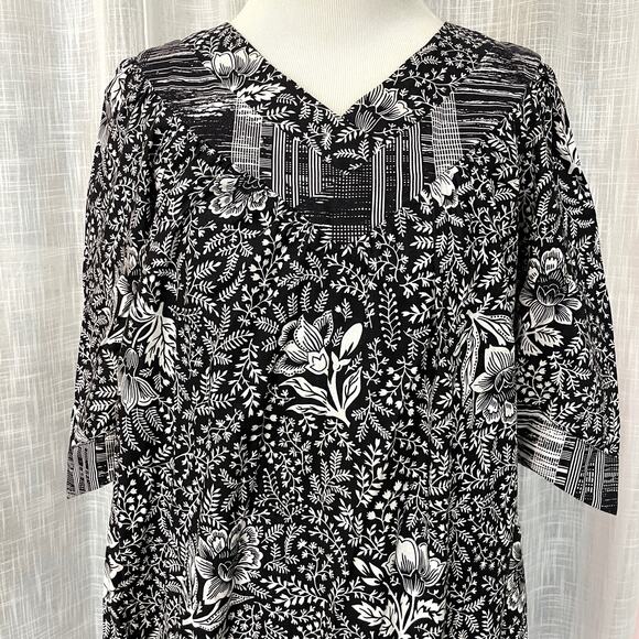 Vintage Mako Hawaii Womens Hawaiian Muumuu Dress 7/8 Black White Floral Ruffle - Picture 5 of 15
